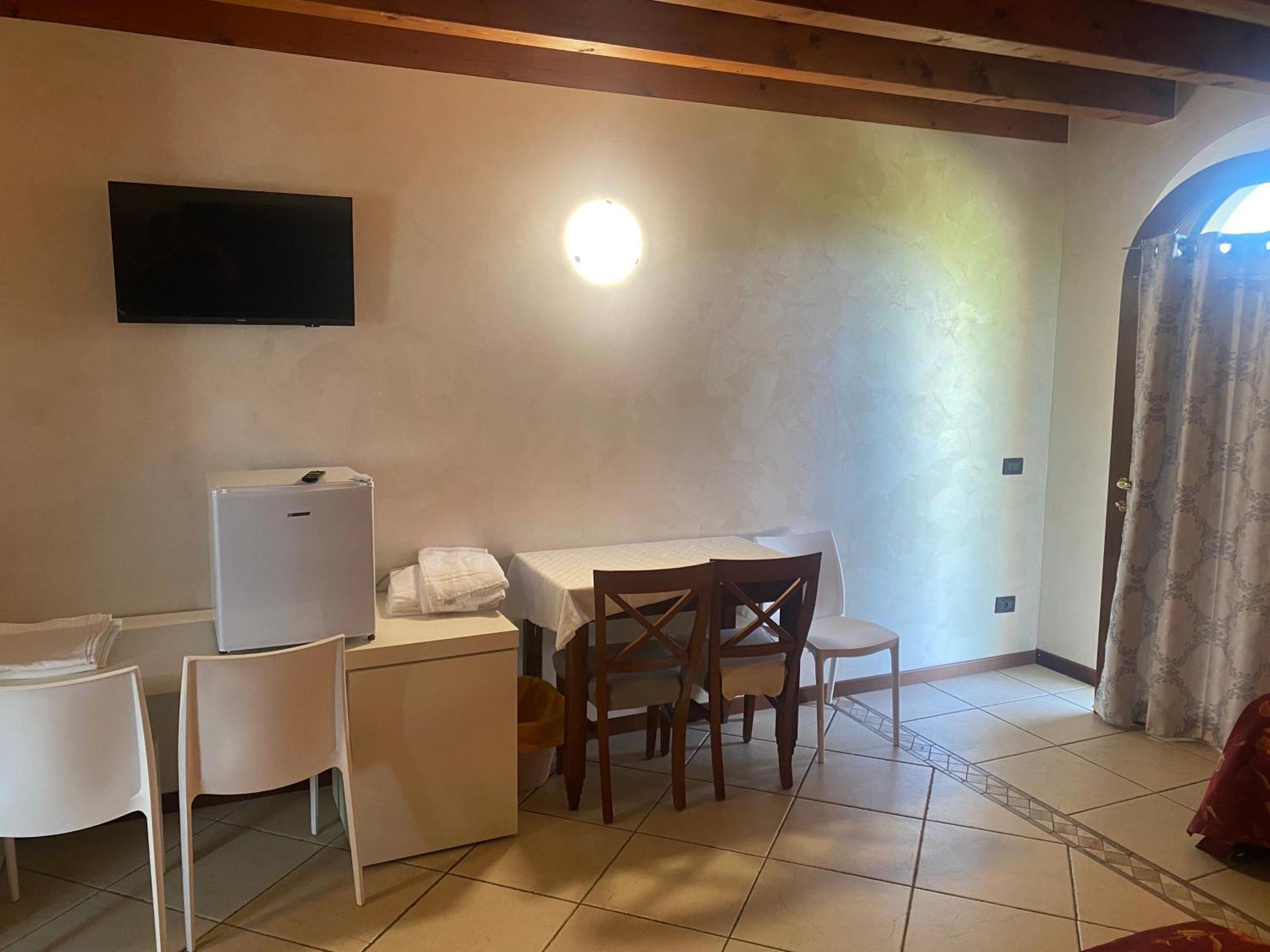 Albergo Le Piante Manerba del Garda Luaran gambar