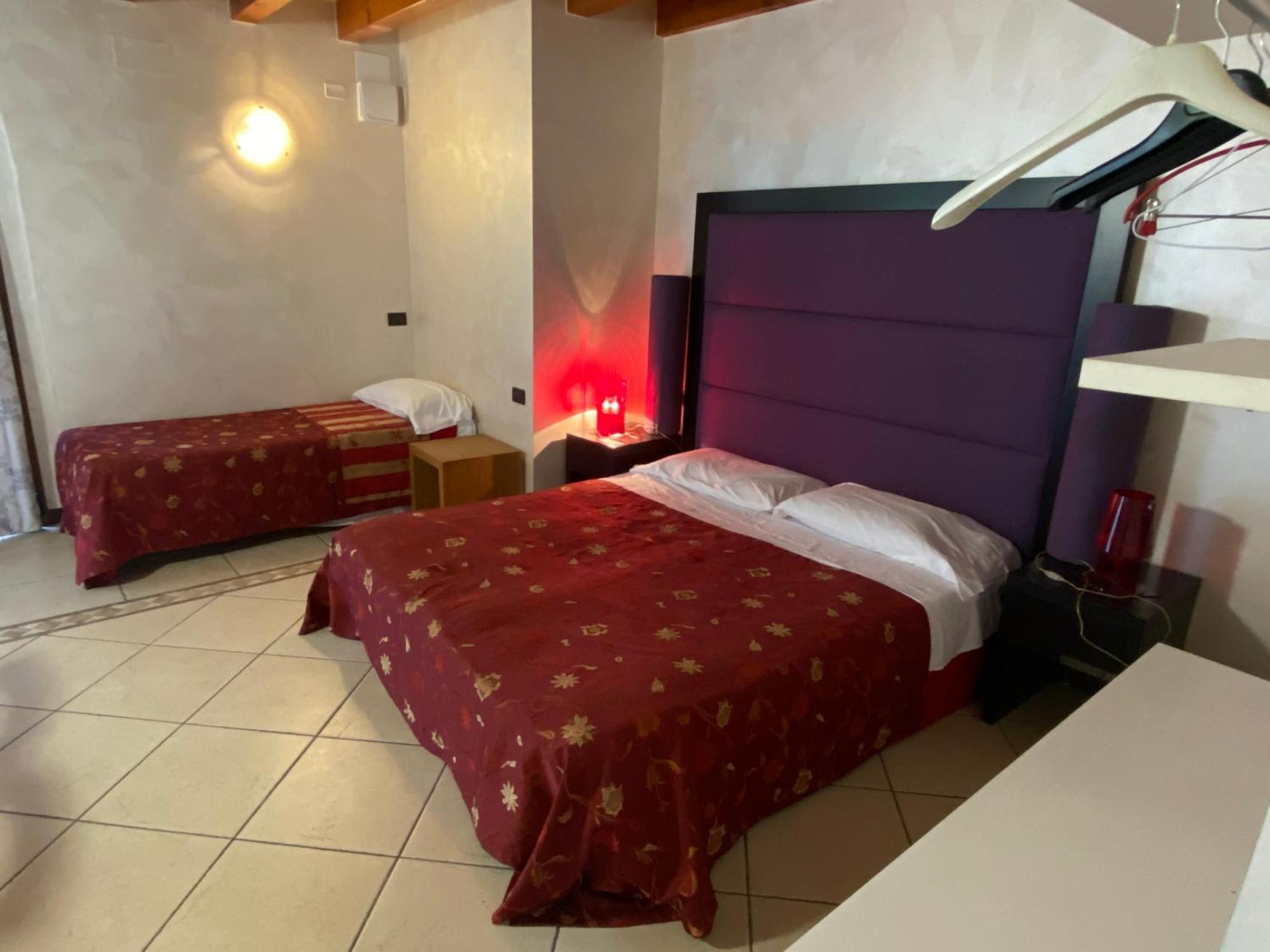 Albergo Le Piante Manerba del Garda Luaran gambar