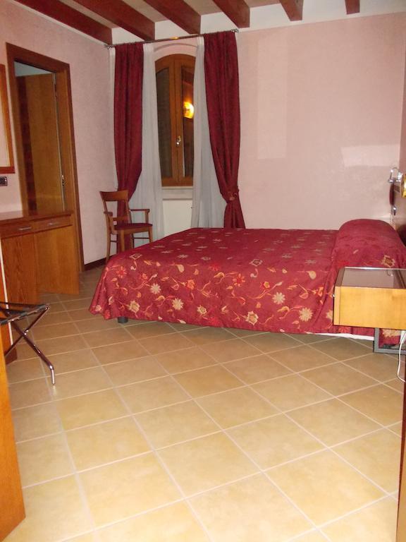 Albergo Le Piante Manerba del Garda Bilik gambar